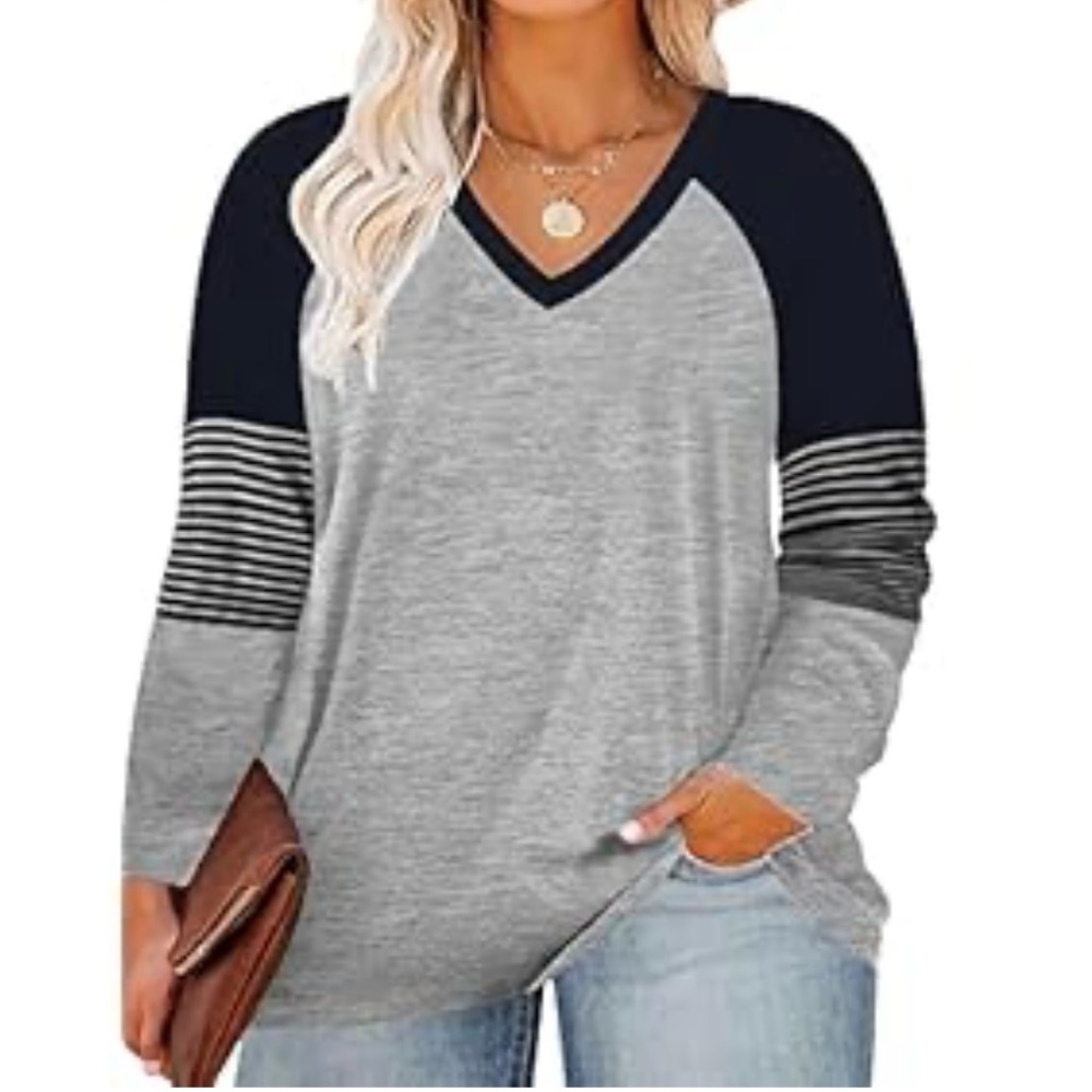 Women's Gray and Navy V-Neck Top 18W